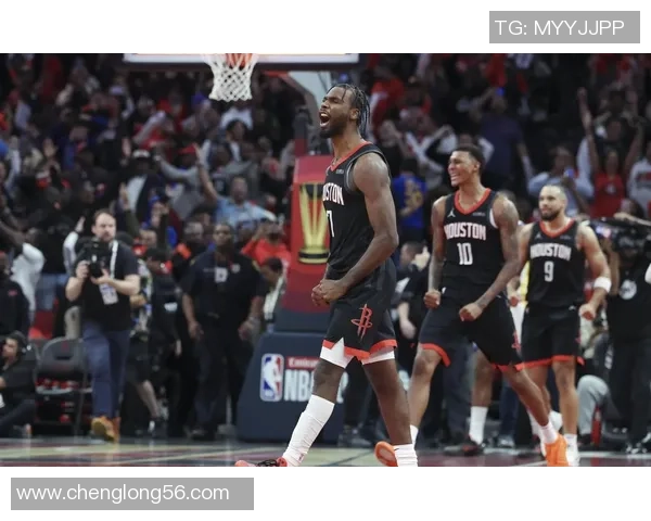 美媒分析：申京保持三分威胁 火箭需突破阿门与亚当斯空间限制